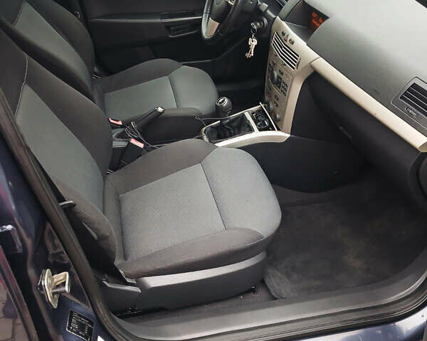 Синій Опель Астра, об'ємом двигуна 1.6 л та пробігом 235 тис. км за 4800 $, фото 10 на Automoto.ua