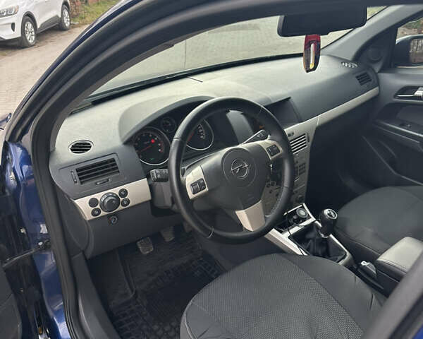 Синий Опель Астра, объемом двигателя 1.6 л и пробегом 246 тыс. км за 4700 $, фото 8 на Automoto.ua