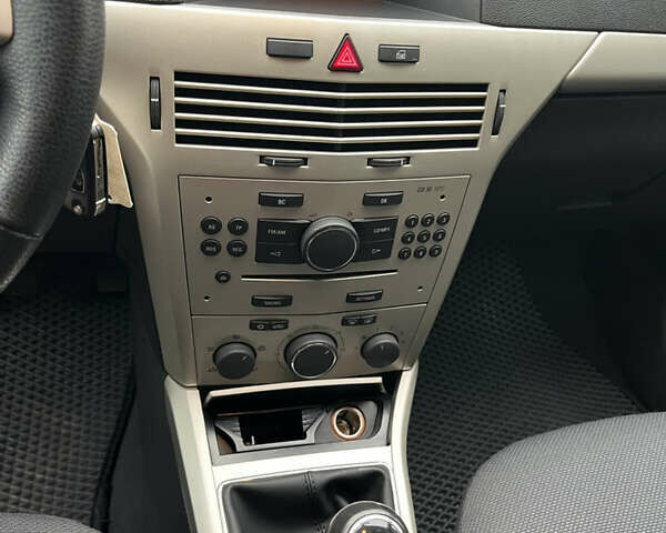 Синій Опель Астра, об'ємом двигуна 1.6 л та пробігом 241 тис. км за 4750 $, фото 16 на Automoto.ua