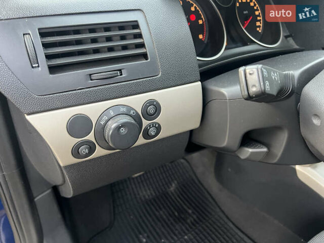 Синий Опель Астра, объемом двигателя 1.69 л и пробегом 354 тыс. км за 5000 $, фото 13 на Automoto.ua