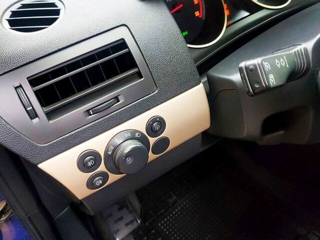 Синий Опель Астра, объемом двигателя 1.6 л и пробегом 202 тыс. км за 6300 $, фото 9 на Automoto.ua