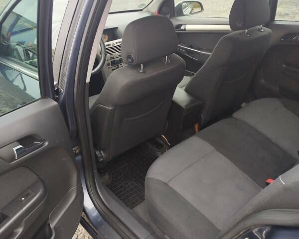 Опель Астра 2008 в Ковель на Automoto.ua Синий Опель Астра, объемом двигателя 1.69 л и пробегом 206 тыс. км за 5350 $, фото 3 на Automoto.ua