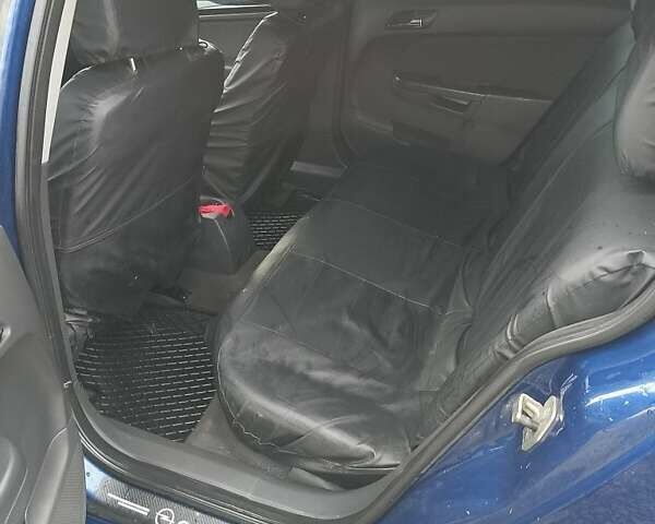 Синий Опель Астра, объемом двигателя 1.7 л и пробегом 330 тыс. км за 4400 $, фото 9 на Automoto.ua