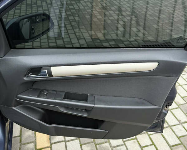 Синій Опель Астра, об'ємом двигуна 1.6 л та пробігом 212 тис. км за 5400 $, фото 4 на Automoto.ua