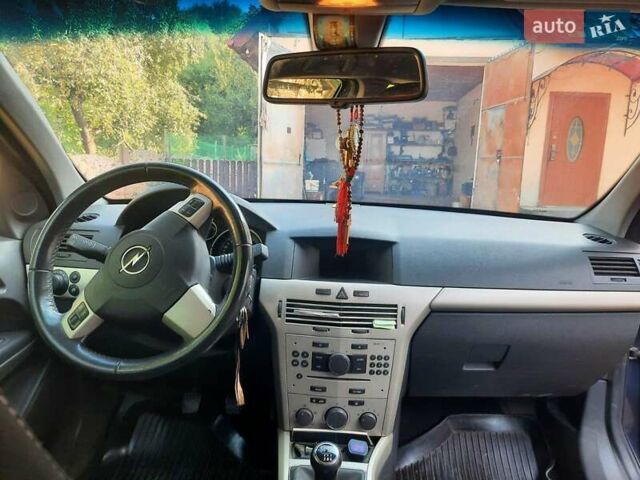 Синий Опель Астра, объемом двигателя 1.7 л и пробегом 229 тыс. км за 5400 $, фото 8 на Automoto.ua