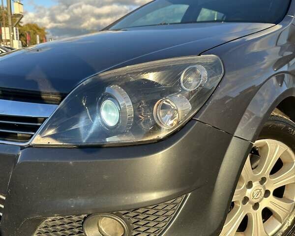 Синий Опель Астра, объемом двигателя 1.69 л и пробегом 257 тыс. км за 5800 $, фото 1 на Automoto.ua