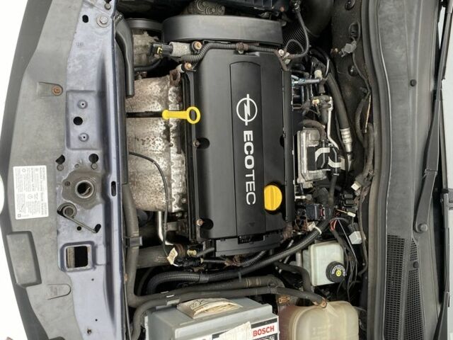 Синий Опель Астра, объемом двигателя 1.8 л и пробегом 230 тыс. км за 5500 $, фото 11 на Automoto.ua