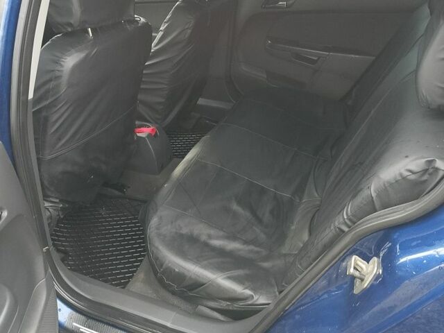 Синий Опель Астра, объемом двигателя 1.7 л и пробегом 330 тыс. км за 4400 $, фото 10 на Automoto.ua