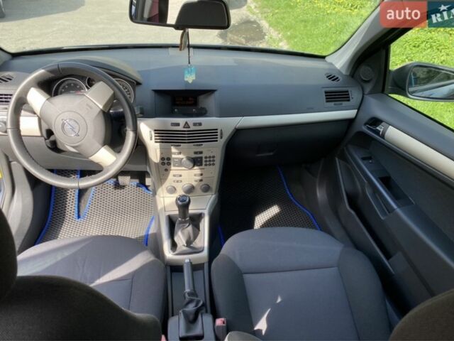 Синий Опель Астра, объемом двигателя 1.6 л и пробегом 256 тыс. км за 5000 $, фото 5 на Automoto.ua