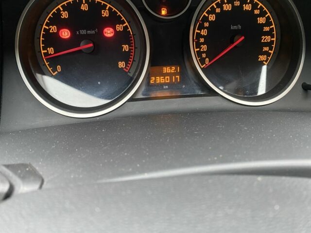 Синий Опель Астра, объемом двигателя 1.8 л и пробегом 230 тыс. км за 5500 $, фото 10 на Automoto.ua