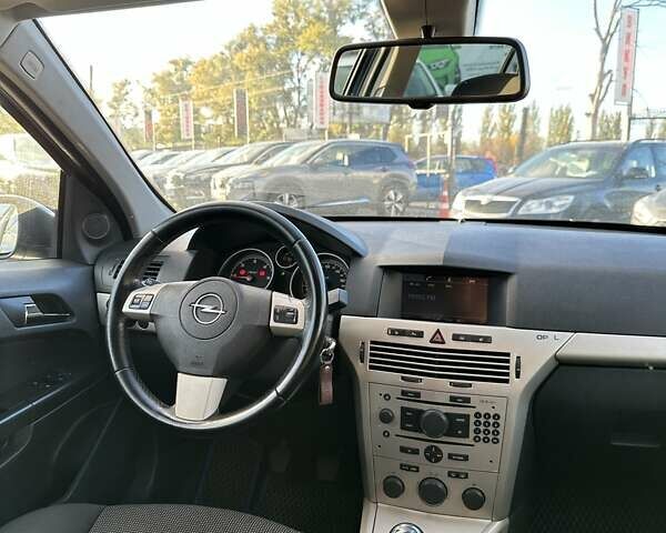 Синий Опель Астра, объемом двигателя 1.69 л и пробегом 257 тыс. км за 5800 $, фото 23 на Automoto.ua