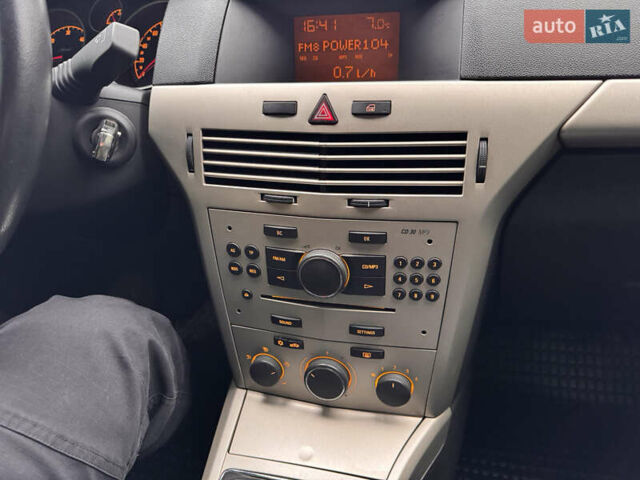 Синий Опель Астра, объемом двигателя 1.69 л и пробегом 354 тыс. км за 5200 $, фото 16 на Automoto.ua