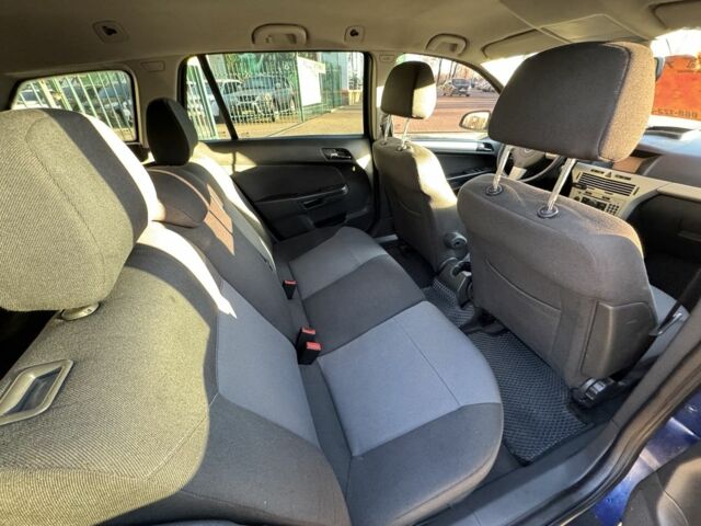 Синий Опель Астра, объемом двигателя 1.7 л и пробегом 318 тыс. км за 5350 $, фото 9 на Automoto.ua