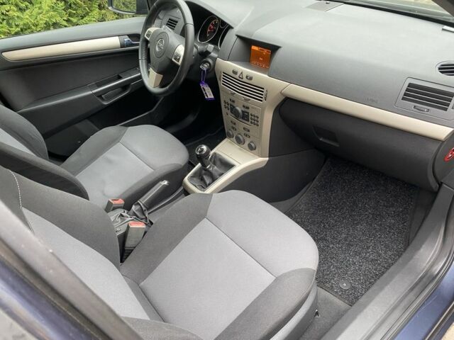 Синий Опель Астра, объемом двигателя 1.8 л и пробегом 230 тыс. км за 5500 $, фото 4 на Automoto.ua