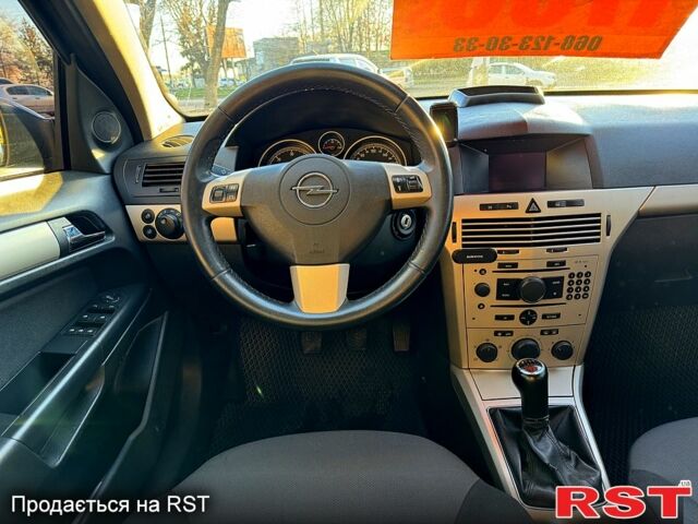 Синий Опель Астра, объемом двигателя 1.7 л и пробегом 318 тыс. км за 5350 $, фото 8 на Automoto.ua