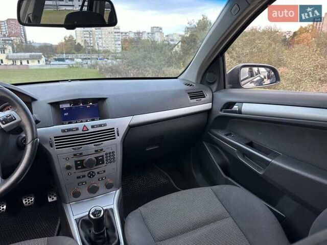 Опель Астра 2008 в Львове на Automoto.ua Синий Опель Астра, объемом двигателя 1.91 л и пробегом 333 тыс. км за 4850 $, фото 41 на Automoto.ua