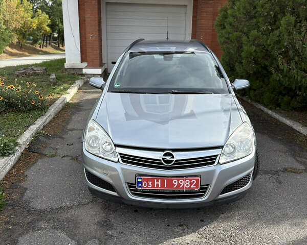 Синий Опель Астра, объемом двигателя 1.6 л и пробегом 240 тыс. км за 5400 $, фото 1 на Automoto.ua