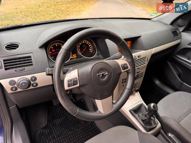 Синий Опель Астра, объемом двигателя 1.69 л и пробегом 354 тыс. км за 5200 $, фото 12 на Automoto.ua