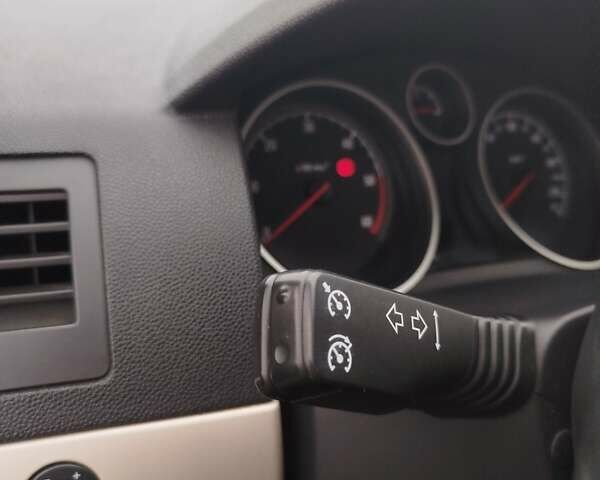 Синій Опель Астра, об'ємом двигуна 1.7 л та пробігом 206 тис. км за 5600 $, фото 10 на Automoto.ua