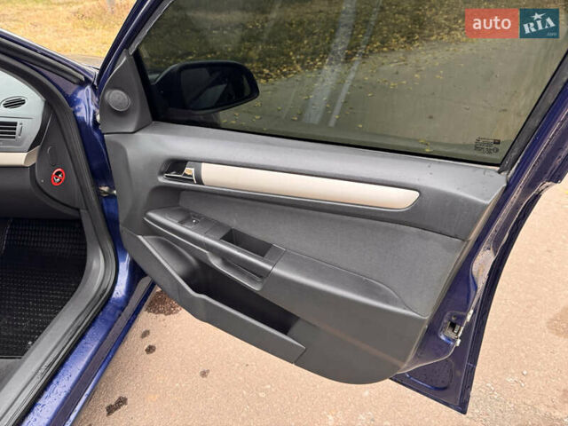 Синий Опель Астра, объемом двигателя 1.69 л и пробегом 354 тыс. км за 5200 $, фото 21 на Automoto.ua