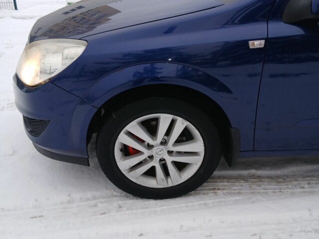 Синий Опель Астра, объемом двигателя 1.7 л и пробегом 317 тыс. км за 4600 $, фото 3 на Automoto.ua