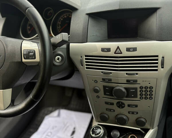 Синий Опель Астра, объемом двигателя 1.6 л и пробегом 240 тыс. км за 5400 $, фото 15 на Automoto.ua