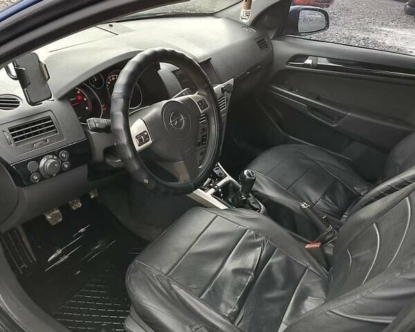 Синий Опель Астра, объемом двигателя 1.7 л и пробегом 330 тыс. км за 4400 $, фото 6 на Automoto.ua