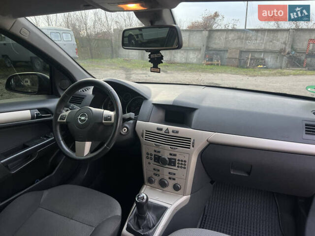 Синий Опель Астра, объемом двигателя 1.69 л и пробегом 354 тыс. км за 5000 $, фото 19 на Automoto.ua