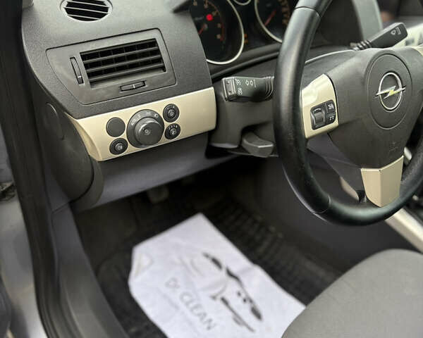 Синий Опель Астра, объемом двигателя 1.6 л и пробегом 240 тыс. км за 5400 $, фото 14 на Automoto.ua