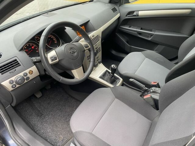 Синий Опель Астра, объемом двигателя 1.8 л и пробегом 230 тыс. км за 5500 $, фото 7 на Automoto.ua