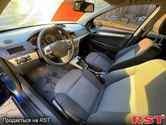 Синий Опель Астра, объемом двигателя 1.7 л и пробегом 318 тыс. км за 5350 $, фото 4 на Automoto.ua