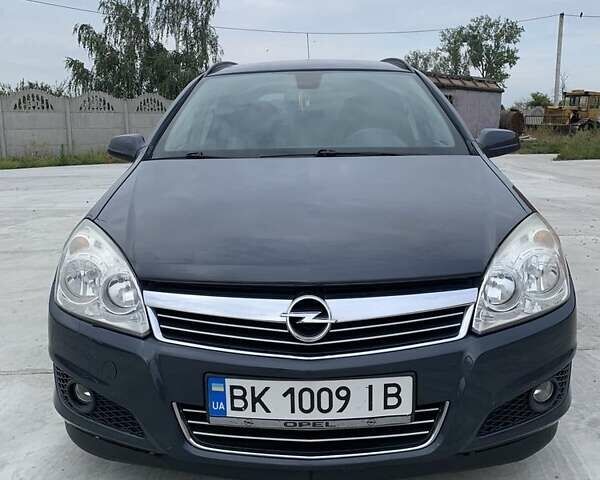 Синий Опель Астра, объемом двигателя 1.7 л и пробегом 340 тыс. км за 5500 $, фото 2 на Automoto.ua
