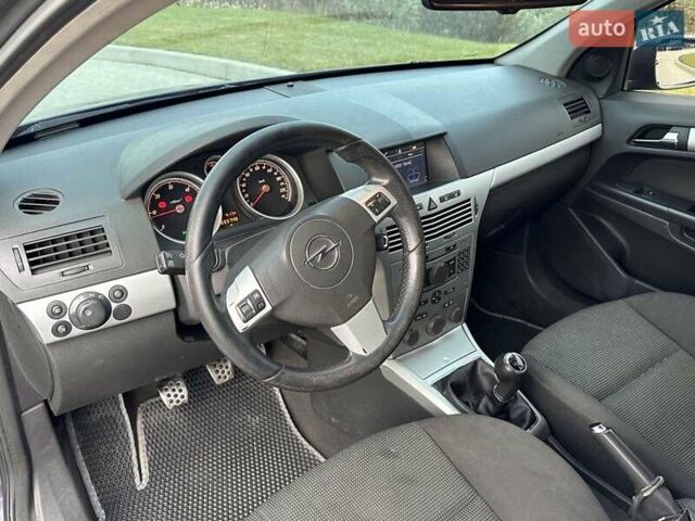 Опель Астра 2008 в Львове на Automoto.ua Синий Опель Астра, объемом двигателя 1.91 л и пробегом 333 тыс. км за 4850 $, фото 39 на Automoto.ua