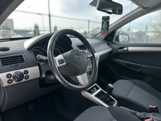 Синий Опель Астра, объемом двигателя 1.4 л и пробегом 122 тыс. км за 5500 $, фото 5 на Automoto.ua