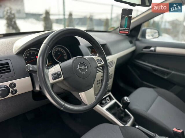 Синий Опель Астра, объемом двигателя 1.4 л и пробегом 122 тыс. км за 5500 $, фото 18 на Automoto.ua