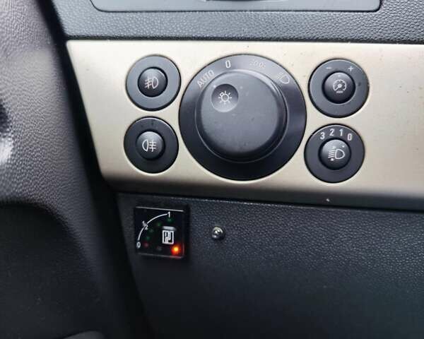 Синий Опель Астра, объемом двигателя 1.6 л и пробегом 187 тыс. км за 6000 $, фото 49 на Automoto.ua