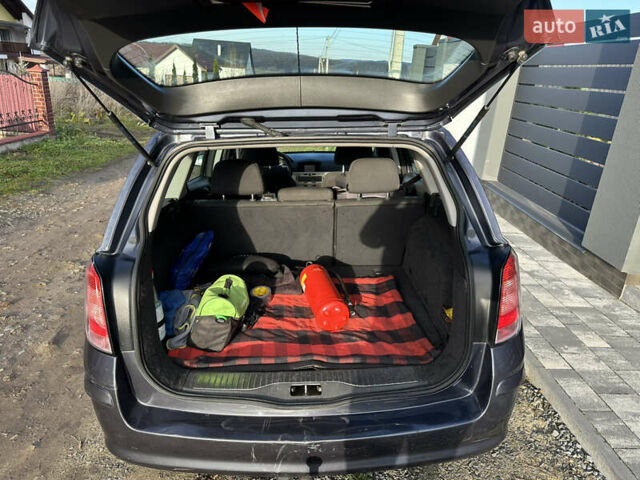 Синий Опель Астра, объемом двигателя 1.9 л и пробегом 260 тыс. км за 5700 $, фото 9 на Automoto.ua