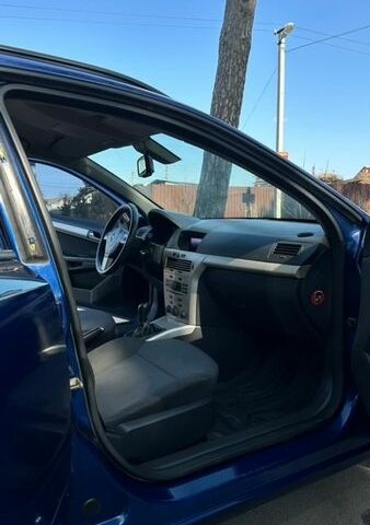 Синий Опель Астра, объемом двигателя 1.69 л и пробегом 330 тыс. км за 5800 $, фото 18 на Automoto.ua