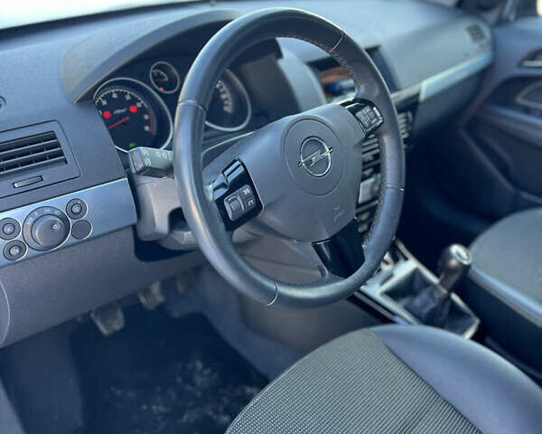 Синий Опель Астра, объемом двигателя 1.6 л и пробегом 229 тыс. км за 5900 $, фото 32 на Automoto.ua