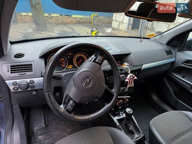 Синий Опель Астра, объемом двигателя 1.6 л и пробегом 270 тыс. км за 5200 $, фото 9 на Automoto.ua