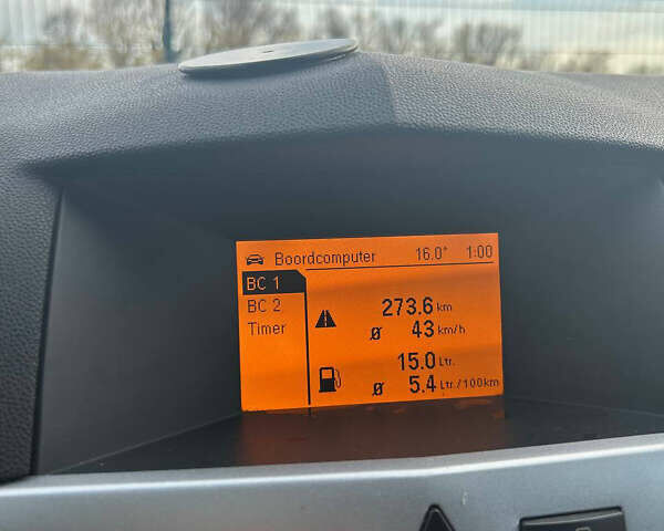 Синий Опель Астра, объемом двигателя 1.69 л и пробегом 240 тыс. км за 5500 $, фото 3 на Automoto.ua