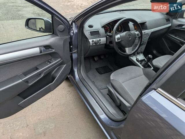 Синий Опель Астра, объемом двигателя 1.6 л и пробегом 233 тыс. км за 5300 $, фото 12 на Automoto.ua
