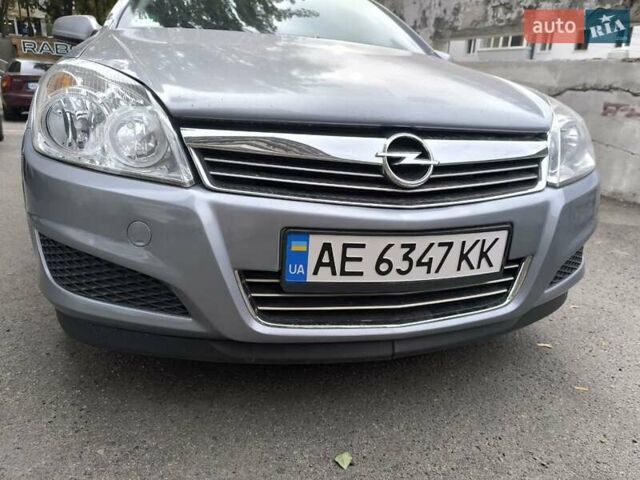 Синий Опель Астра, объемом двигателя 1.6 л и пробегом 210 тыс. км за 5300 $, фото 25 на Automoto.ua