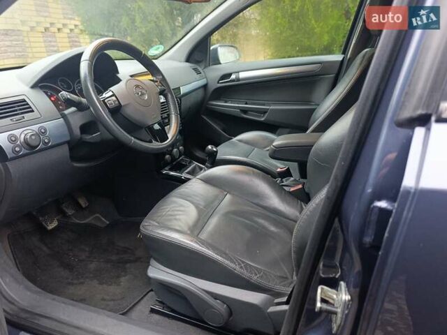 Синий Опель Астра, объемом двигателя 1.8 л и пробегом 260 тыс. км за 6700 $, фото 27 на Automoto.ua