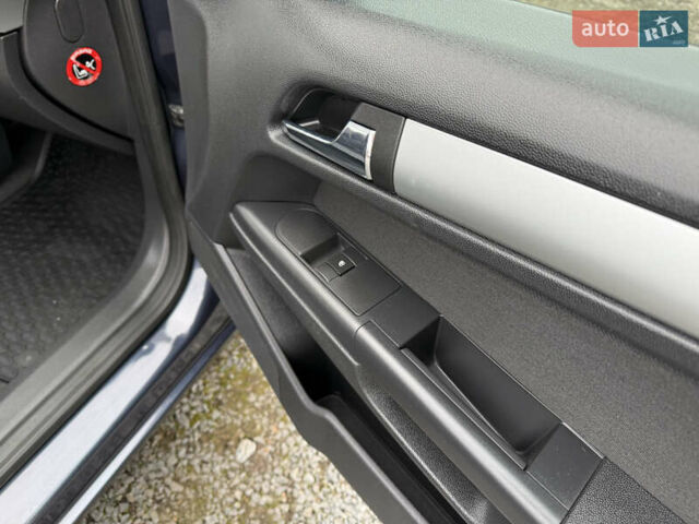 Синий Опель Астра, объемом двигателя 1.6 л и пробегом 196 тыс. км за 5650 $, фото 33 на Automoto.ua