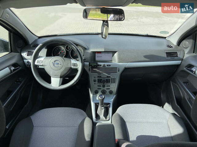 Опель Астра 2009 в Виннице на Automoto.ua Синий Опель Астра, объемом двигателя 1.6 л и пробегом 216 тыс. км за 6100 $, фото 18 на Automoto.ua