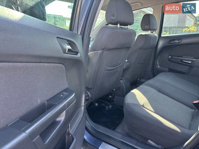 Синий Опель Астра, объемом двигателя 1.8 л и пробегом 209 тыс. км за 5800 $, фото 19 на Automoto.ua