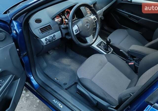 Опель Астра 2009 в Коломые на Automoto.ua Синий Опель Астра, объемом двигателя 1.7 л и пробегом 280 тыс. км за 5800 $, фото 4 на Automoto.ua