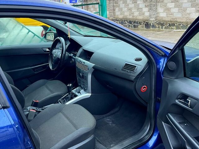 Синий Опель Астра, объемом двигателя 1.4 л и пробегом 205 тыс. км за 4500 $, фото 4 на Automoto.ua