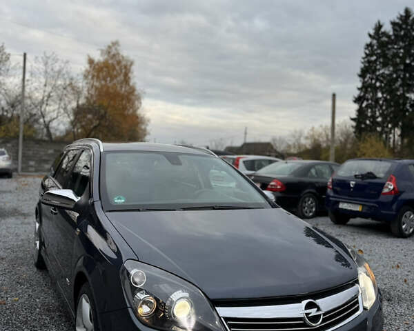 Опель Астра 2009 в Луцке на Automoto.ua Синий Опель Астра, объемом двигателя 1.8 л и пробегом 191 тыс. км за 6799 $, фото 2 на Automoto.ua